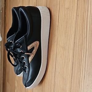 Black leather Tretorns gently used 7